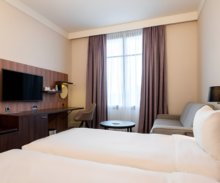 2 Connected Rooms